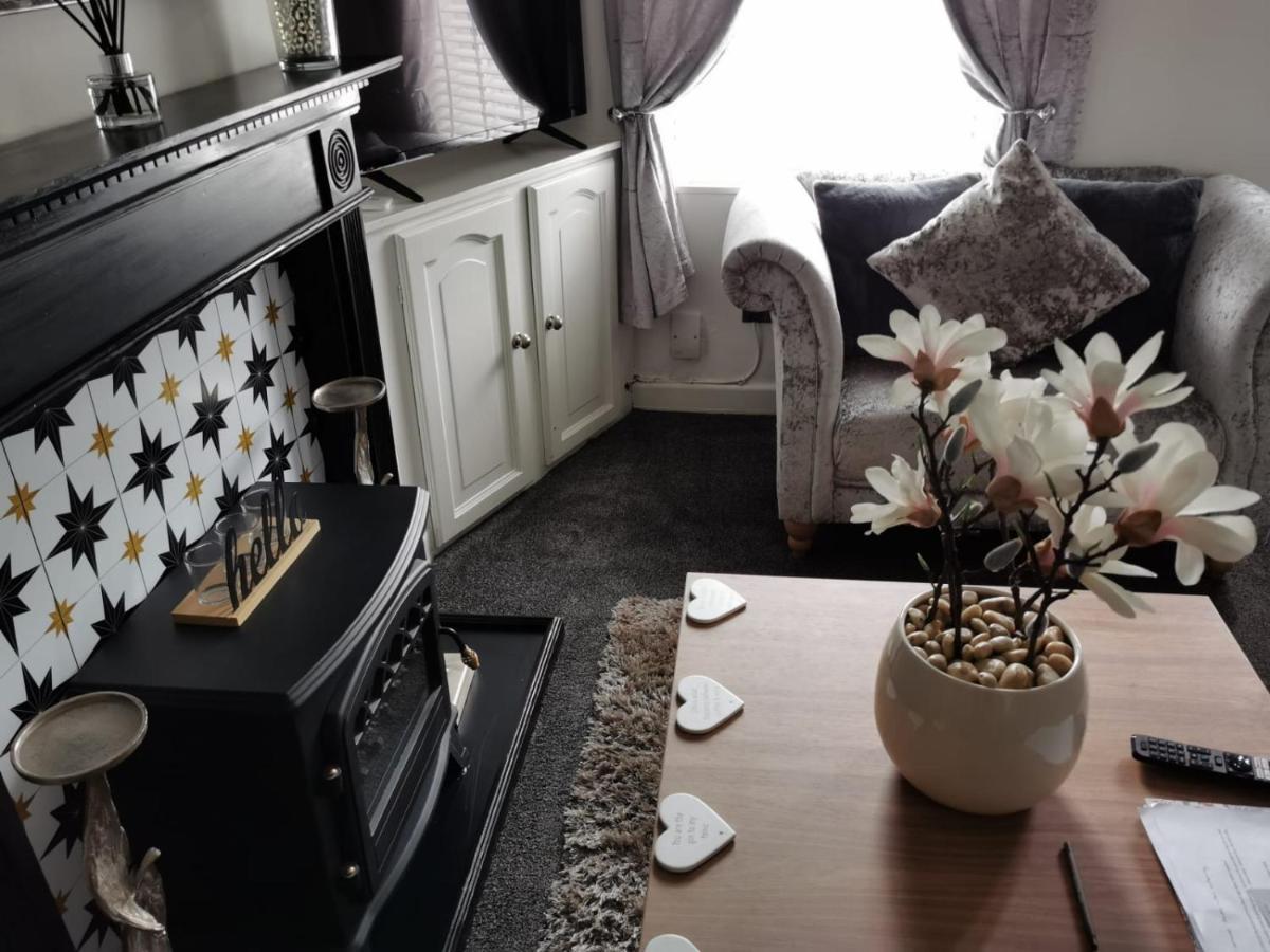 Stunning 2-Bed House In Macclesfield Cheshire Villa Dış mekan fotoğraf