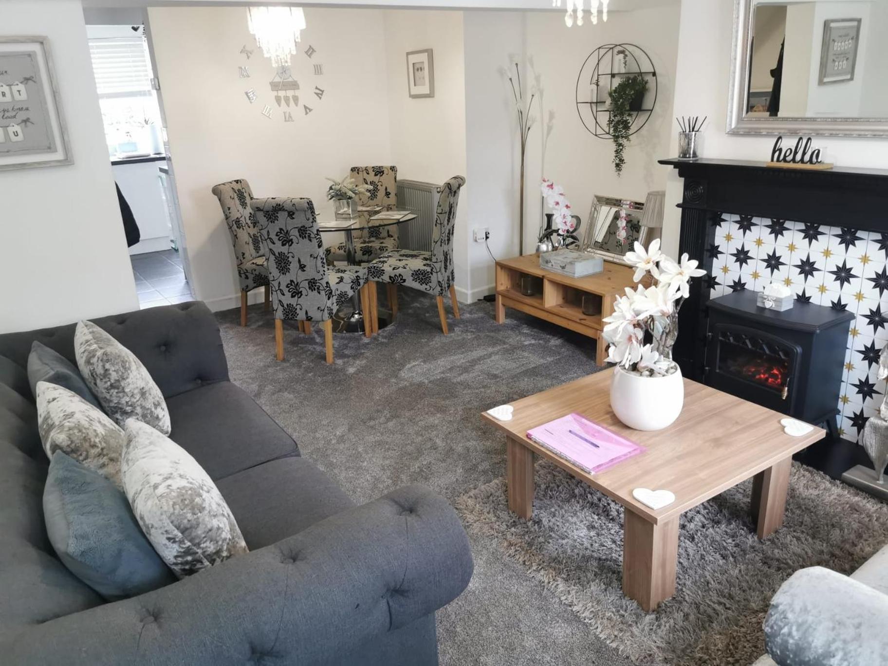 Stunning 2-Bed House In Macclesfield Cheshire Villa Dış mekan fotoğraf